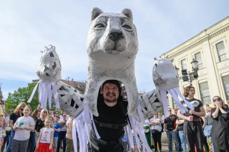 Bábelőadásokkal, koncertekkel, interaktív játékokkal vár a a SZINkópé fesztivál